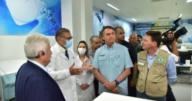 Bolsonaro visita a Bahia e é recepcionado por apoiadores e protesto de opositores políticos 2