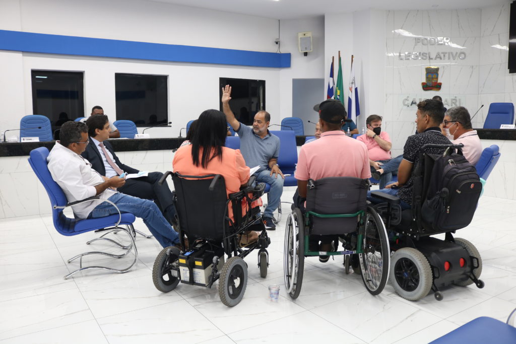 Após protesto dos cadeirantes na Câmara de Camaçari, vereadores se mobilizam e intermediam encontro com a STT 1