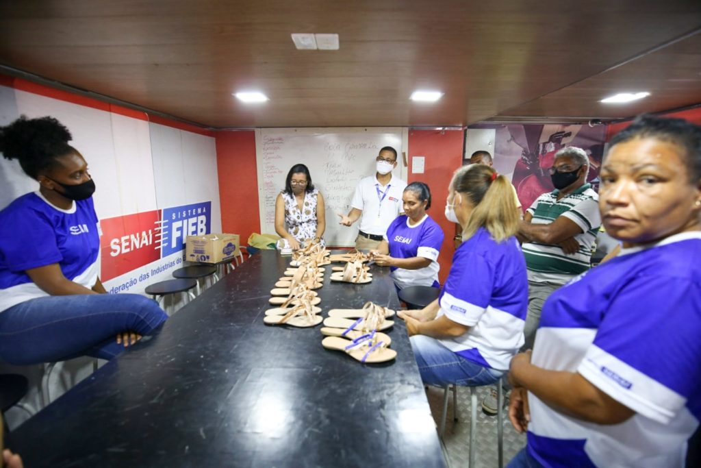 Moradores da Orla concluem curso de capacitação profissional 1
