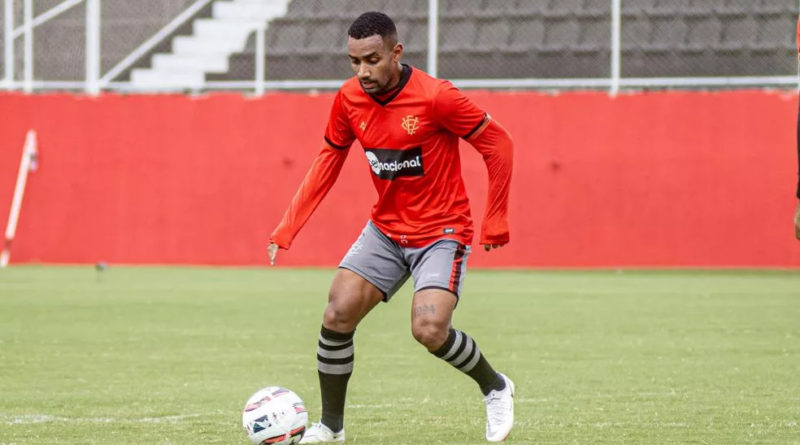 Com as presenças de Jadson e dos novos reforços, Geninho comanda treino no Vitória para partida de sábado 1