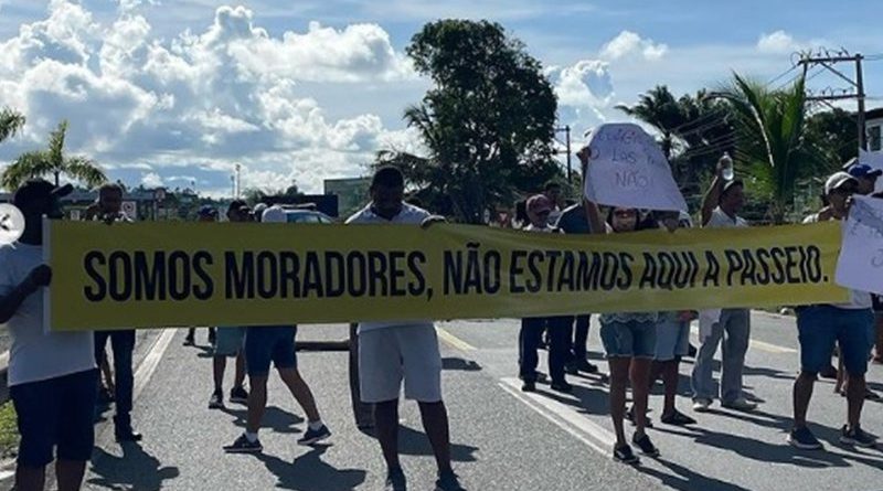 Moradores do Loteamento Las Palmas protestam contra fechamento de retorno na BA-099 1