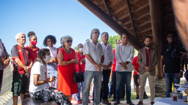 Vitória comemora aniversário de 123 anos com missa no Barradão 1