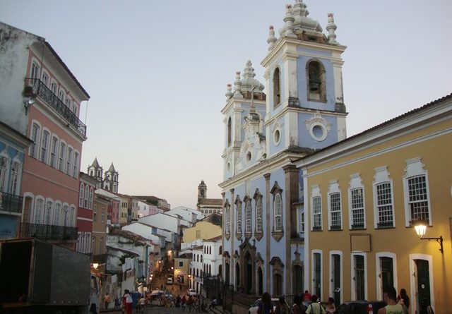 Jornalista e turistas são vítimas de arrastão próximo ao módulo policial no Pelourinho 1