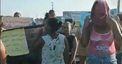 Manifestantes fecham a BA-099 após morador de Monte Gordo desaparecer em Barra de Pojuca 3