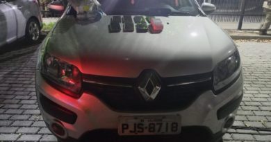 Polícia recupera carro utilizado para cometer assaltos em Camaçari 4