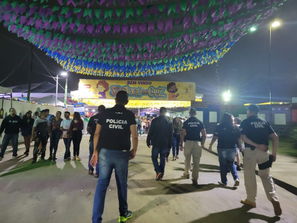 Polícia realiza apreensões em noite de festas juninas na Bahia 1