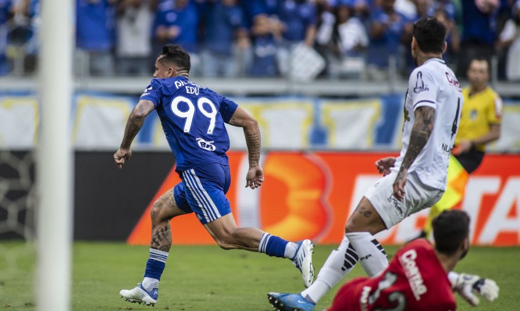 Cruzeiro bate a Ponte Preta e se distancia ainda mais do Bahia na liderança na Série B 1