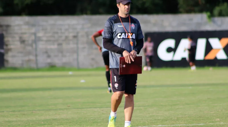 Após derrota para o CSA, Vitória anuncia saída do técnico João Burse 7