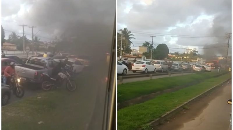 Manifestantes fecham a BA-099 na manhã desta segunda (27) 1