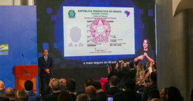 Governo entrega primeiras carteiras de identidade nacional 4