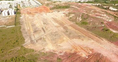 Tubulação de obra pega fogo e incêndio assusta moradores em Camaçari 1