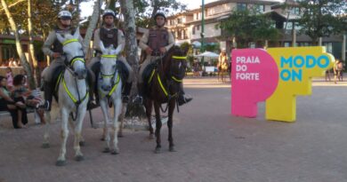 Litoral Norte: Cavalaria da PM reforça segurança em Praia do Forte 2