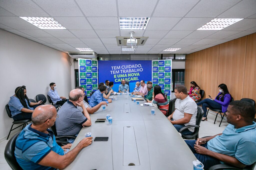 Emancipação do Distrito de Abrantes é tema de reunião entre moradores e o prefeito Elinaldo 1