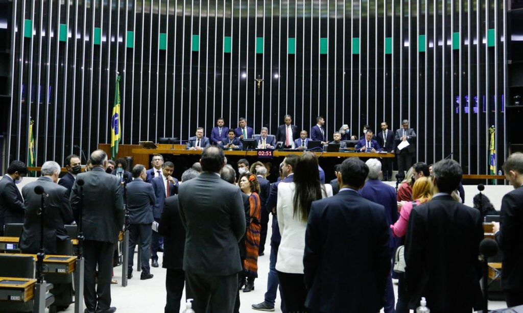 Câmara conclui votação em primeiro turno da PEC dos Benefícios Sociais 1