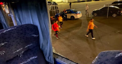 Ônibus do Atlético-MG é apedrejado no Maracanã antes de jogo contra o Flamengo 2