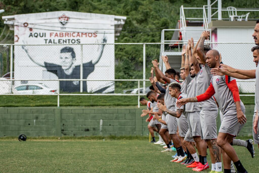 Vitória retoma os treinamentos visando o duelo de domingo no interior paulista 1
