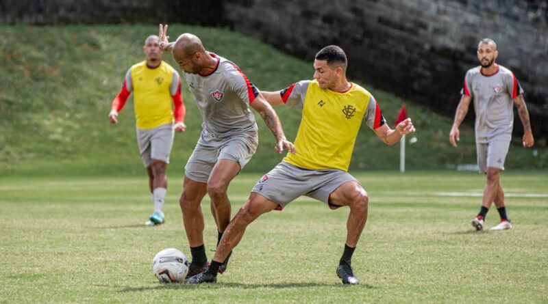 Vitória inicia preparação para estrear no playoff 10