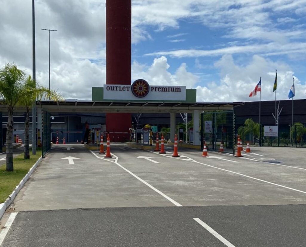 Joalheira no Outlet Premium é assaltada e bandidos trocam tiros com seguranças 1