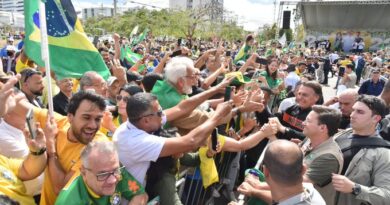 Bolsonaro participa de motociata em Vitória da Conquista, com João Roma 3