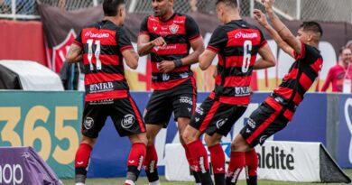 Com um a menos, Vitória supera o Figueirense no Barradão 2