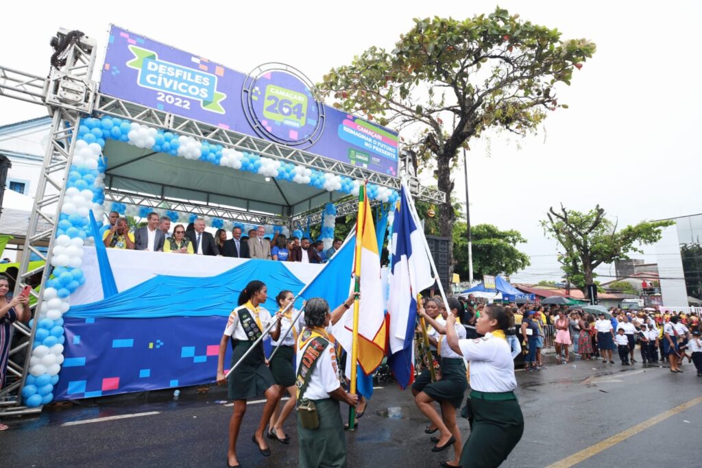 Desfile Cívico de Abrantes marca domingo de festa na orla de Camaçari 1