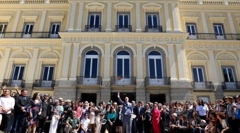 Quatro anos após incêndio, Museu Nacional apresenta fachada restaurada 1