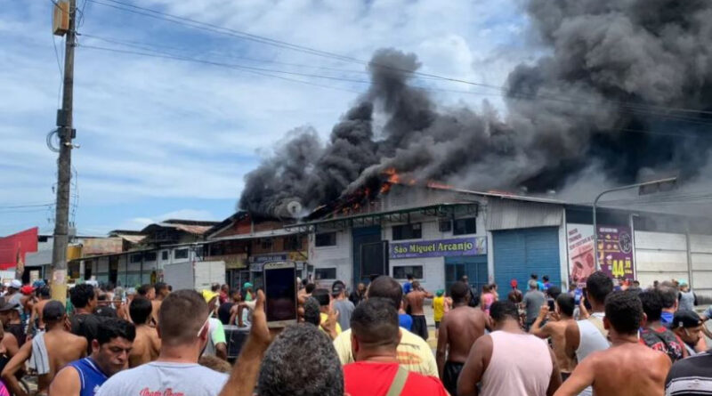 Incêndio atinge Ceasa do RJ nesta segunda-feira (31); houve saques de mercadorias no local 1