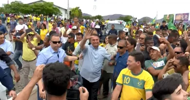 Bolsonaro faz campanha no interior da Bahia 4