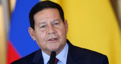 Mourão diz que Lula não tem compromisso com o equilíbrio fiscal e negocia rombo de R$ 200 bi 4