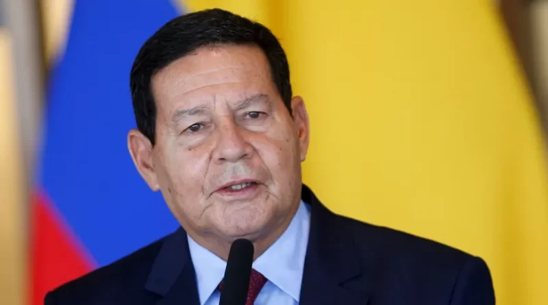 Mourão diz que Lula não tem compromisso com o equilíbrio fiscal e negocia rombo de R$ 200 bi 1