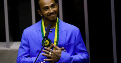 Lewis Hamilton recebe título de cidadão honorário do Brasil 4