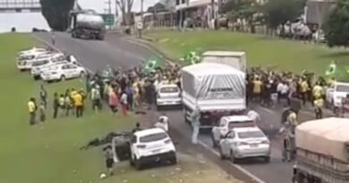 Motorista fura bloqueio e atropela pelo menos dez pessoas no interior de São Paulo 2