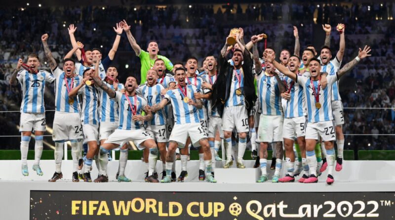 Messi supera boa fase de Mbappé e Argentina volta a ser campeã do mundo