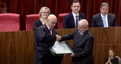 Alexandre de Moraes diploma Lula como presidente da República