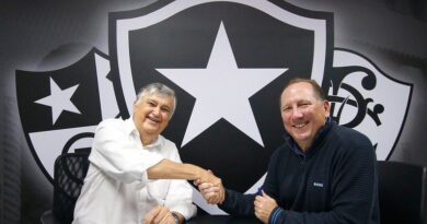 Jhon Textor defende teto de investimento no futebol brasileiro e alfineta grupo City: "Se não fizermos, Bahia vai ganhar 20 campeonatos seguidos" 3