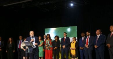 Lula deixa para trás discurso de campanha e concentra governo em velhos conhecidos para terceiro mandato no Planalto 4