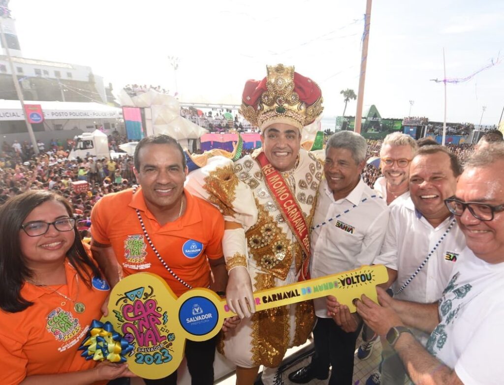 Bruno Reis entrega chave da cidade ao Rei Momo e abre oficialmente o Carnaval de Salvador 1