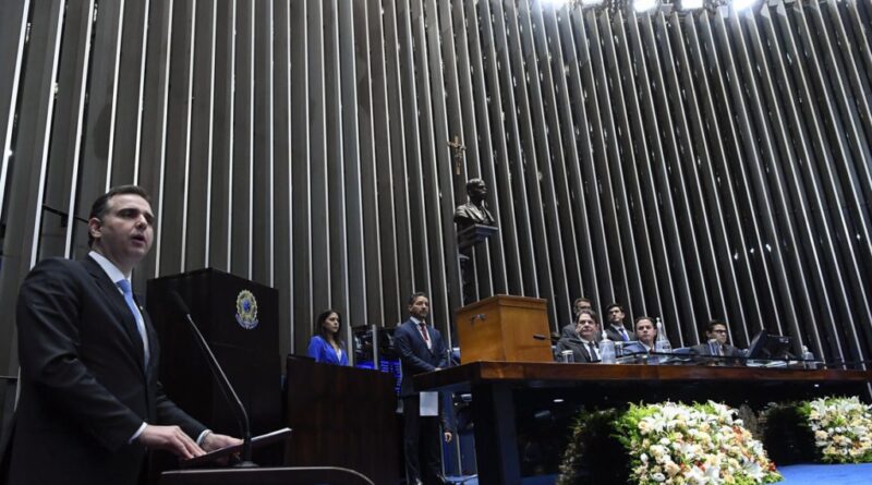 Rodrigo Pacheco é reeleito presidente do Senado