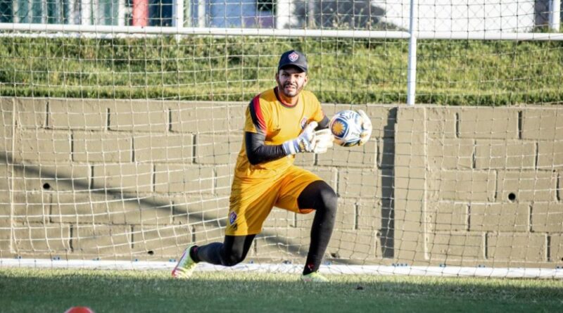 Thiago Rodrigues tem nome publicado no BID-E e participa de treino no Vitória