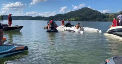 Hidroavião cai em represa no interior de São Paulo 3