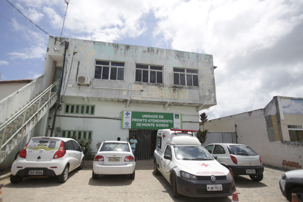 Sesau se manifesta sobre vídeo que mostra desespero de um pai clamando por atendimento médico para filha no PA de Monte Gordo