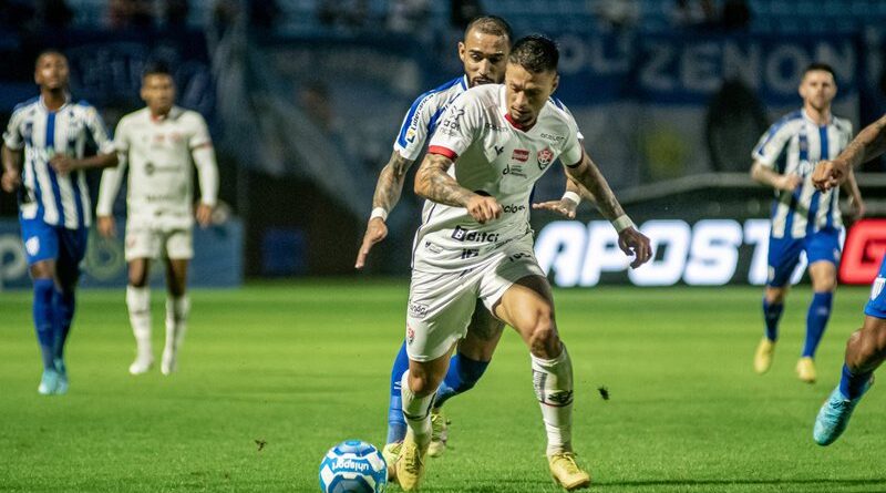 Vitória abre o placar, perde oportunidades e empata com o Avaí na Série B 1