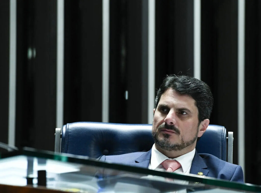 Polícia Federal realiza operação contra o senador Marcos do Val 1