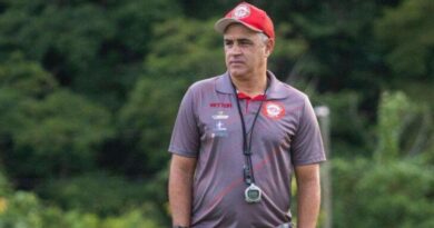 Treinador do Tombense é demitido na véspera do jogo contra o Vitória 4