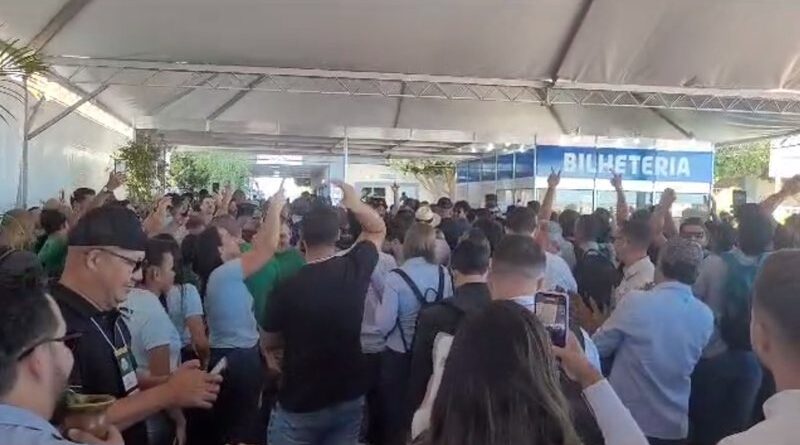 Lula é recebido com vaias e gritos de "ladrão" na Bahia Farm Show 1