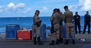 Corpo é encontrado dentro de isopor na praia do Porto da Barra 3