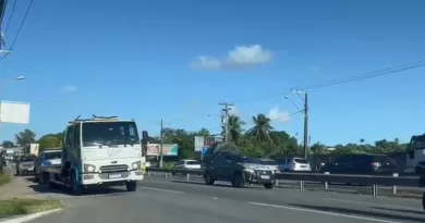 Motociclista é atropelado em acidente na Estrada do Coco na manhã desta quinta-feira (20) 3