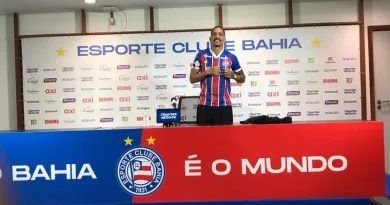 Bahia apresenta oficialmente o lateral Gilberto 1