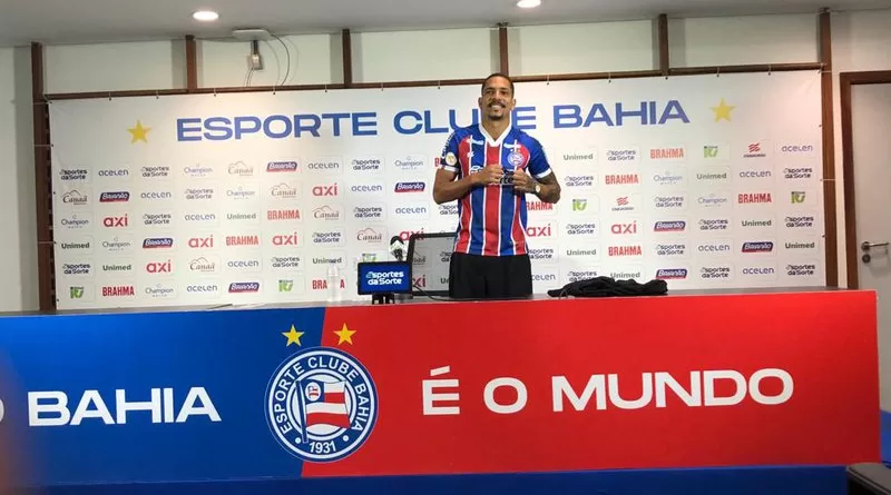 Bahia apresenta oficialmente o lateral Gilberto 6