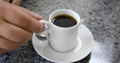 Consumo de café ao acordar pode ter efeitos negativos para a saúde